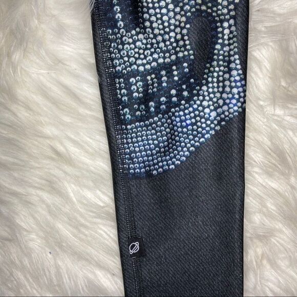 Terez Crystal Skull Leggings, Size XS, Charcoal - Picture 7 of 13